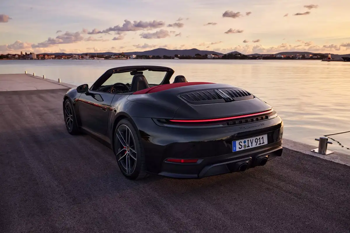 سيارة بورش 911 كاريرا gts  هايبرد